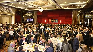 AK Parti İzmir'den ''vefa'' vurgulu buluşma ve yeni bina açıklaması