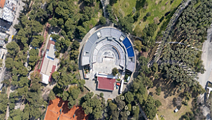 İzmir Büyükşehir Belediyesi, sahne ve tribünleri tadilattan geçiriyor