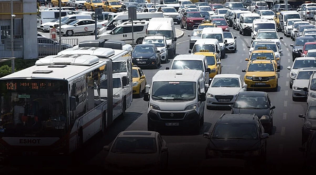 İzmir'de yeni trafik düzeni devrede