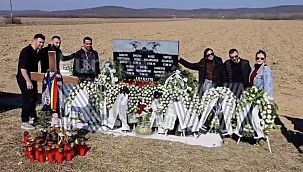 Yunan taraftarlar Lugoj yakınlarında hayatını kaybeden arkadaşlarını andı