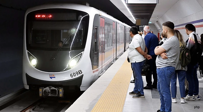 Dakikalar süren beklemeler yolcuları isyan ettirdi