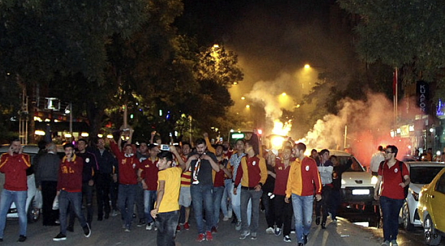 Galatasaray'ın derbi zaferi kentte coşkuyla kutlandı