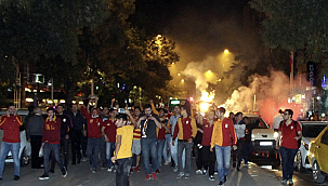 Galatasaray'ın derbi zaferi kentte coşkuyla kutlandı
