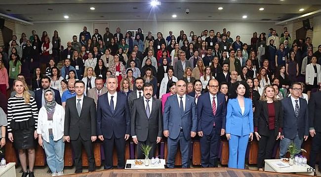 İzmir Kâtip Çelebi Üniversitesi ve İzmir Atatürk Eğitim ve Araştırma Hastanesi iş birliğinde sempozyum