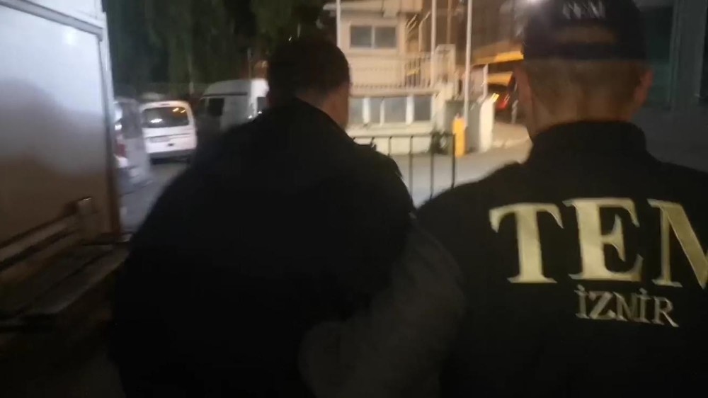 İzmir merkezli FETÖ operasyonu: 176 yakalama kararı