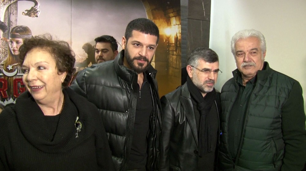 "Türkler Geliyor: Adaletin Kılıcı" filmi oyuncuları Sultanbeyli'de gösterime katıldı