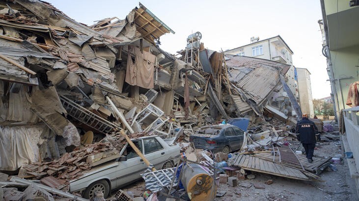 AFAD: 19'unun büyüklüğü 4'ün üzerinde 533 artçı deprem meydana geldi