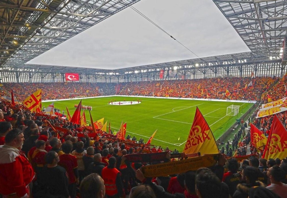 Gürsel Aksel Stadyumu Göztepe'nin yeni yuvası