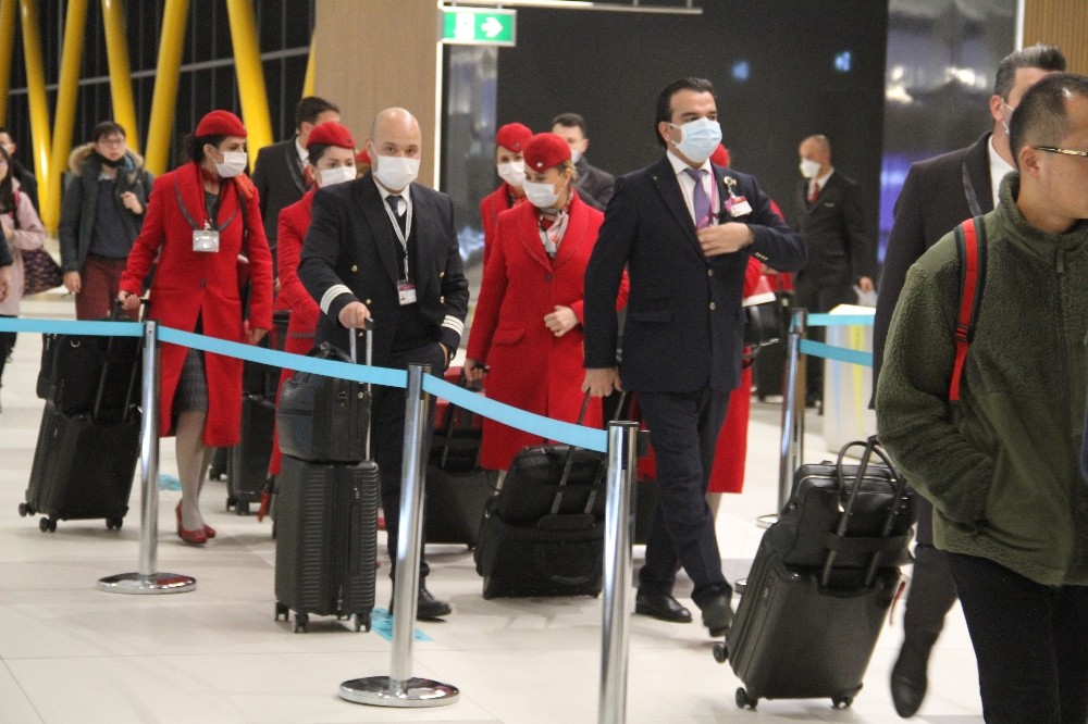 Türk Hava Yolları ekipleri Çin uçuşlarında maske takmaya başladı #KORONAVİRÜS
