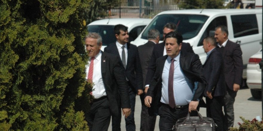 CHP'li heyet Çubuk Adliyesi'nde dilekçe verdi