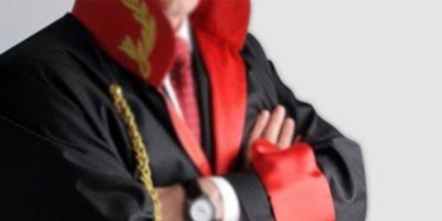 Etek boyuna karışan Hakim Mehmet Yoylu görevden alındı