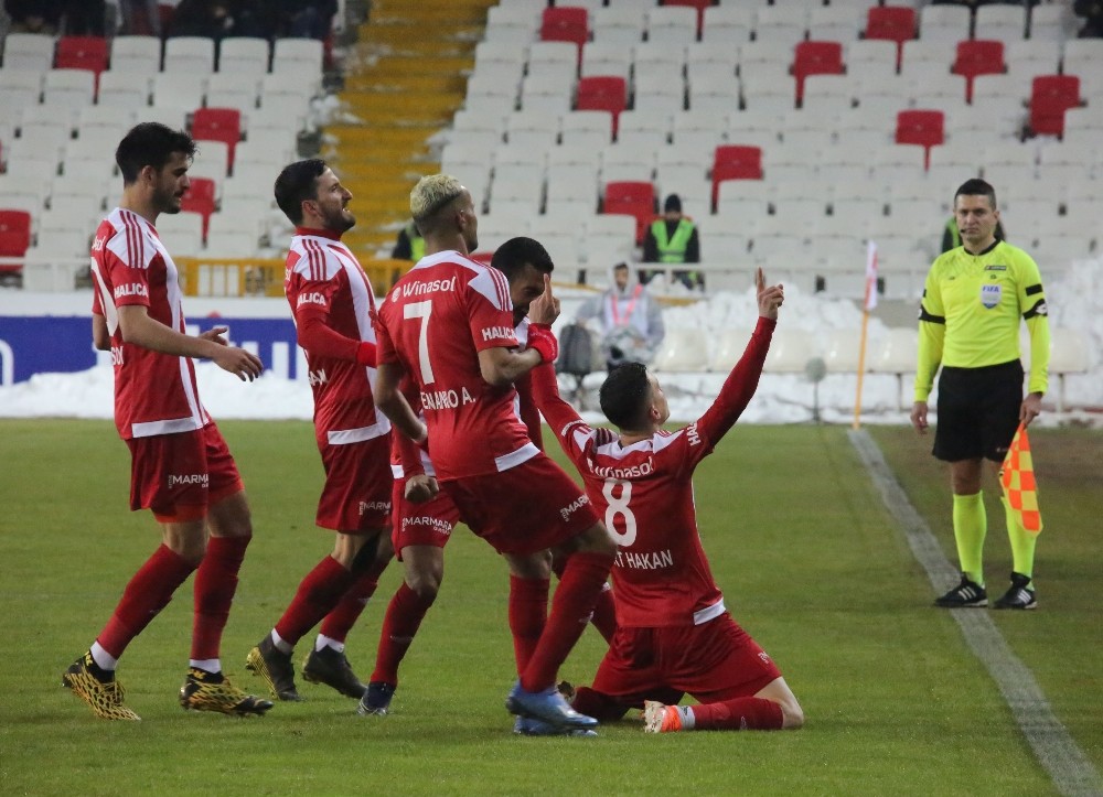 Süper Lig: D.G. Sivasspor: 1 - A. Alanyaspor: 0