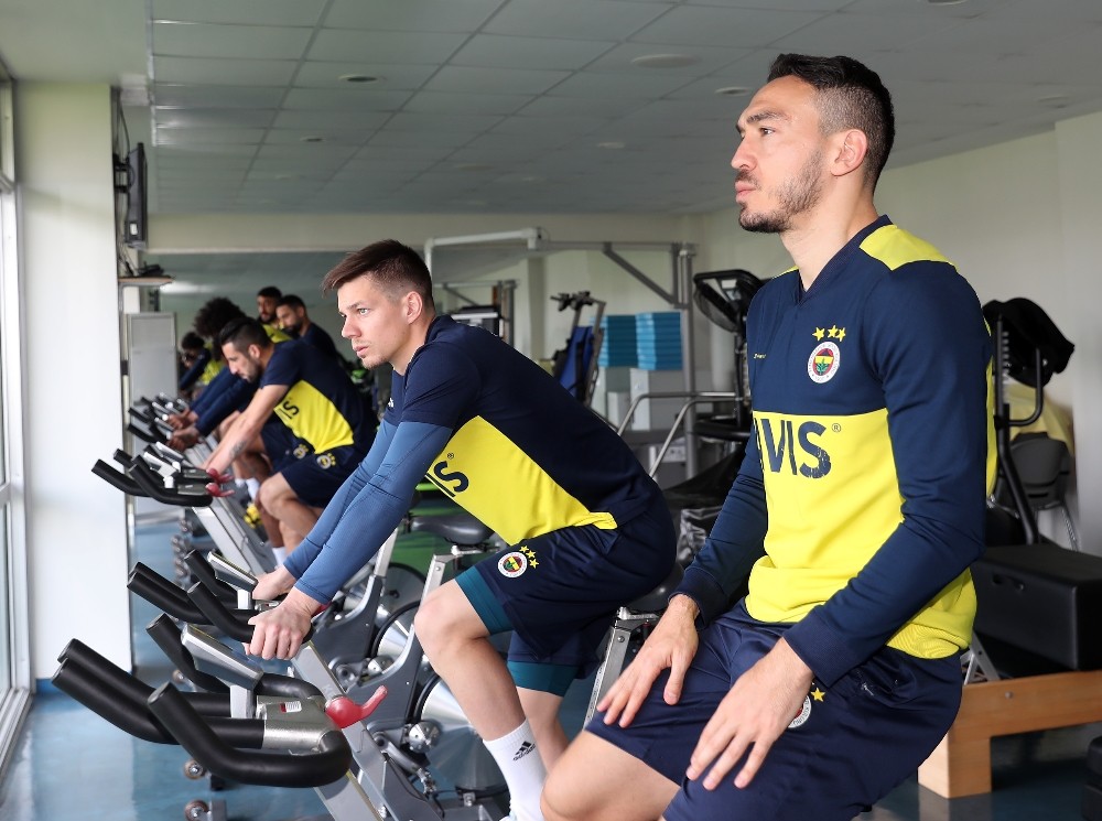 Fenerbahçe'de ara vermeden Antalyaspor hazırlıklarına başladı