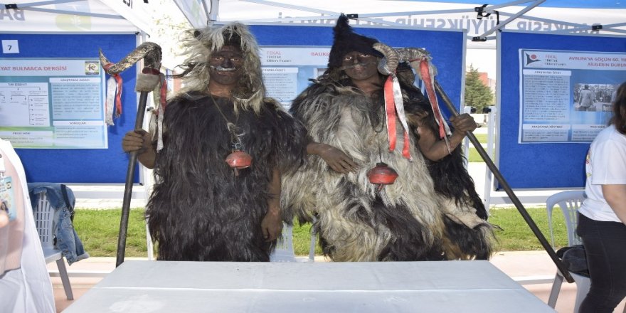 Balıkesirli gençler Tülütabak geleneğini canlandırdı
