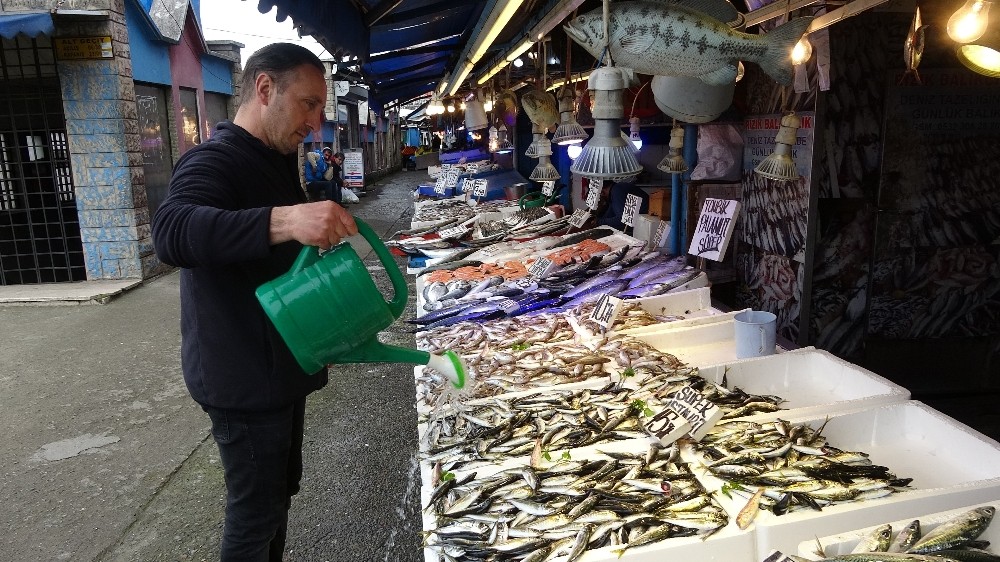 Trabzon'da balık tezgahlarında 'Korona' sessizliği