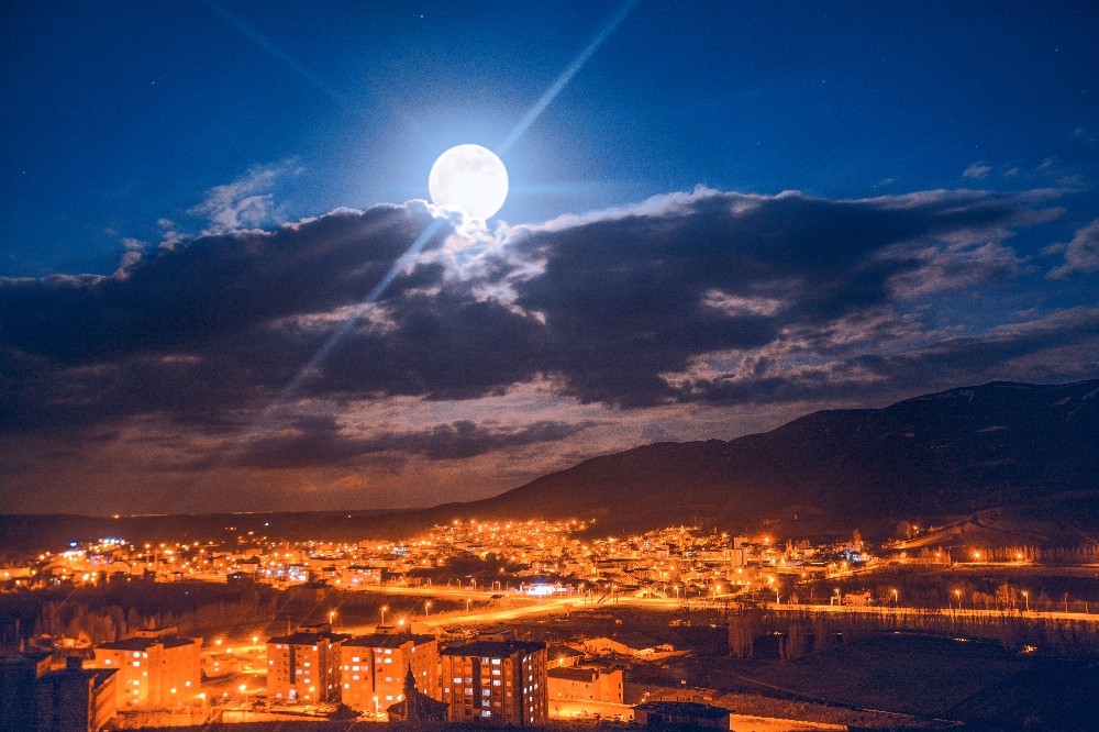 Süper ay Sivas'ta böyle görüntülendi