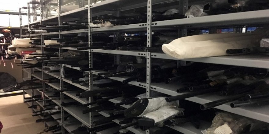 Dünyanın en büyük adliyesinin adli emanet deposu kapılarını ilk kez açtı