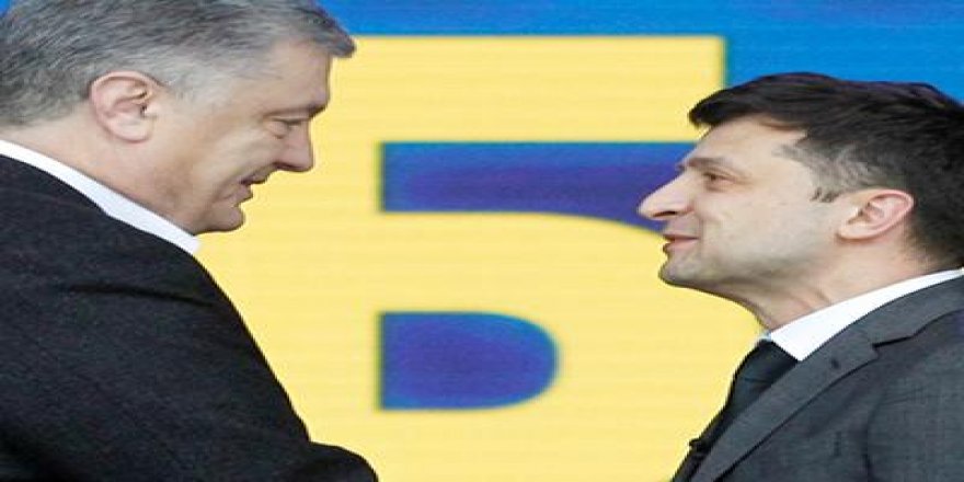 Siyasi karşıt görüşlü kocasını bıçakladı