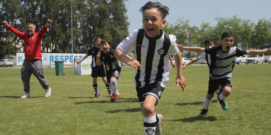 Altay Futbol Okulları, 3. kez 23 Nisan Çocuk Şenliği'nde buluştu