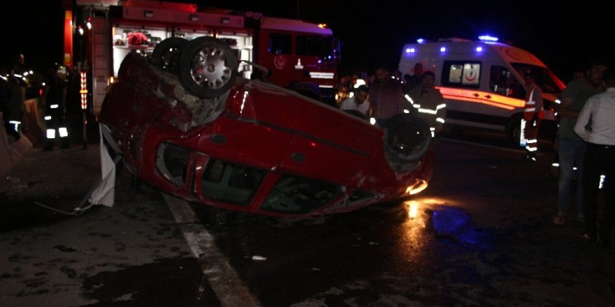 Zincirleme kazada sürücü aracından fırlayıp viyadükten aşağı düştü