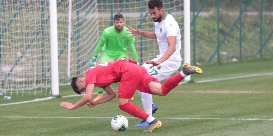 Süperlig Takımlarından Antalyaspor ile Alanyaspor hazırlık maçında berabere kaldı
