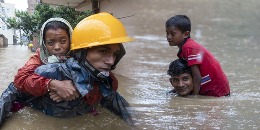 Nepal'de sel ve heyelanda ölenlerin sayısı 98'e yükseldi