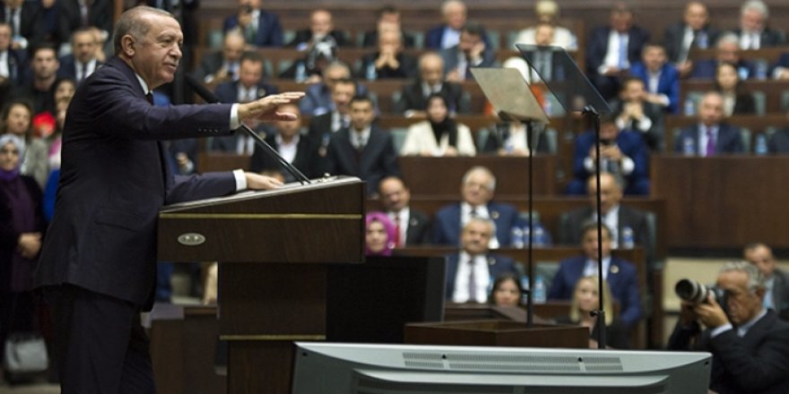 AK Parti'de on il başkanı ve ilçe başkanlarına veda