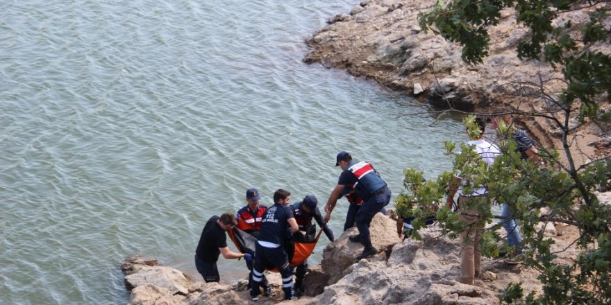 Çanakkale'de gölette erkek cesedi bulundu