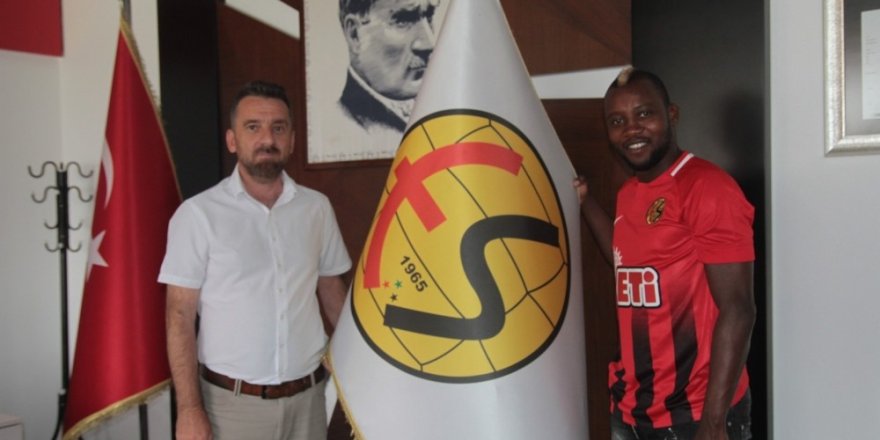 Sissoko Eskişehirspor'a imzayı attı