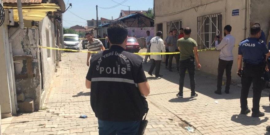 İki aile kavgasında silahlar çekildi