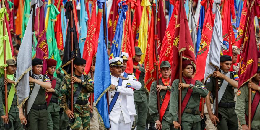 Venezuelalılar, kuruluşlarının 208’inci yıl dönümünü kutladı