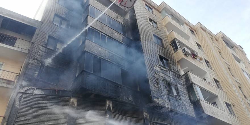 AVM' de klima bomba gibi patladı! Ortalık savaş alanı