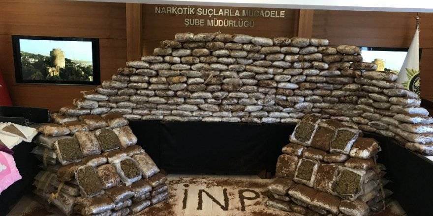 İstanbul’da yapılan operasyonda yaklaşık değeri 12 milyon olan yarım ton uyuşturucu ele geçirildi