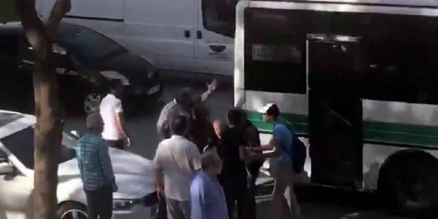 Halk otobüsünden yaşlı adamı zorla indirdiler