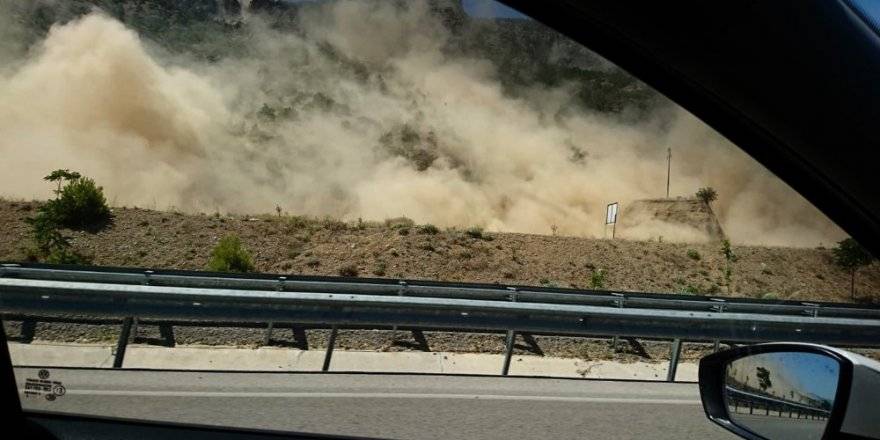 İşte o an! Denizli’de deprem sonrası heyelan