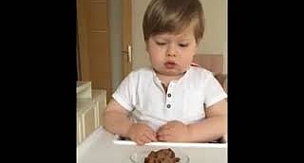 Aras'ın kurabiye ile imtihanı