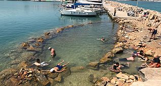 Çeşme'de termal sular ısındı!
