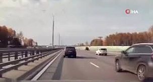 Aracın önüne atladı ama intihar edemedi!