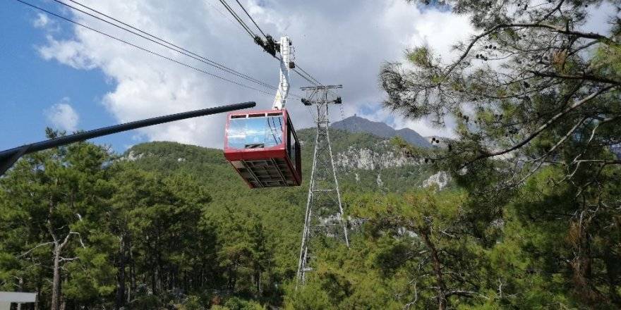 Teleferikle bulutların üzerine yolculuk keyfi