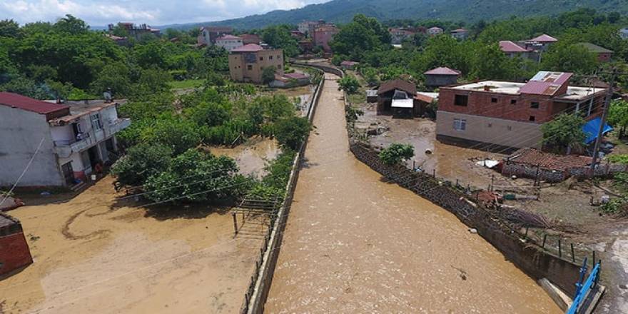 Terme sel sularının altında kaldı!