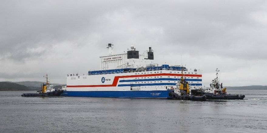 Dünyanın ilk yüzer nükleer güç ünitesi Akademik Lomonosov