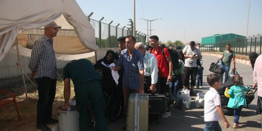 Geri dönüş başladı: Bayramı ülkelerinde geçiren Suriyeliler geri geliyor!