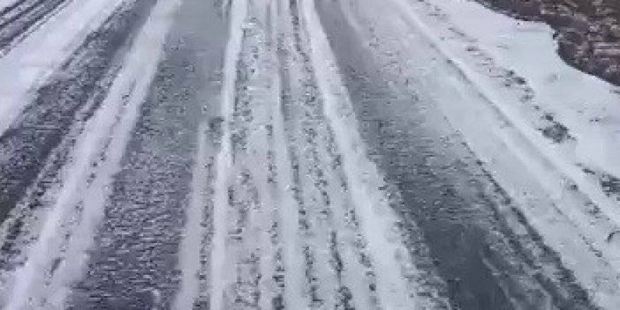 Sürpriz dolu yağışının beyaz örtüsü, görenleri şaşırttı