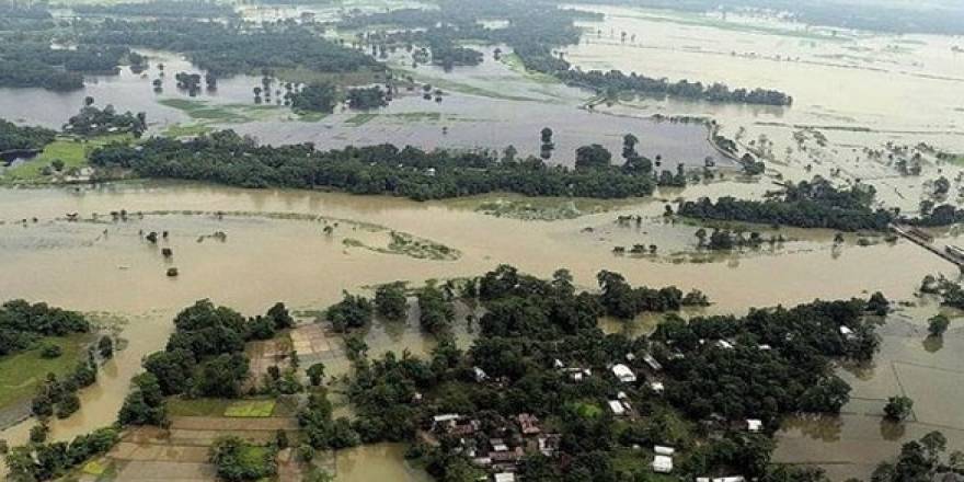 Hindistan’da şiddetli yağış için kırmızı alarm