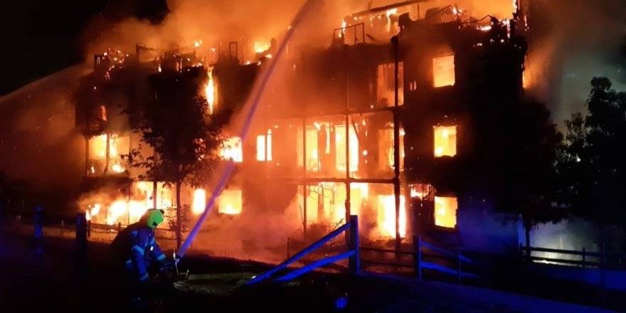 4 katlı binada kül oldu