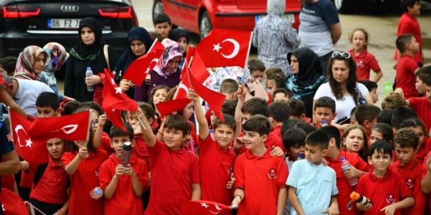 Okulun açılışına Cumhurbaşkanı canlı bağlanarak katıldı