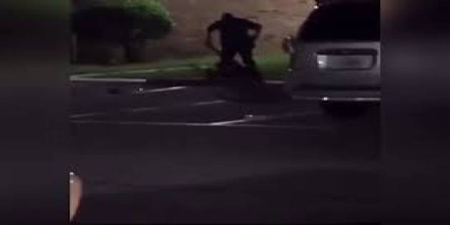 ABD'de, polis gözaltına direnen kadını vurdu