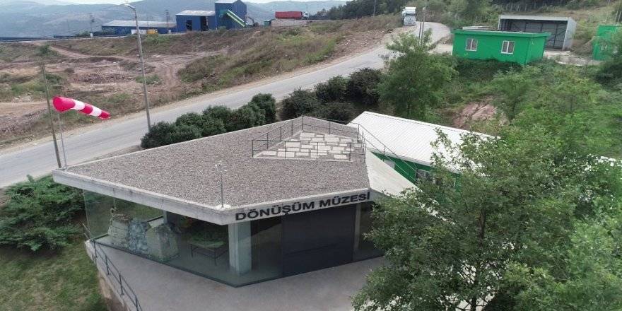 Atık malzemeler öğrencilerin ellerinden sanat eserine dönüyor, Dönüşüm Müzesi'nde sergileniyor