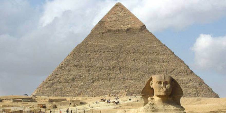 2 bin 100 yıllık antik yaldızlı tabutu müzede sergileniyor