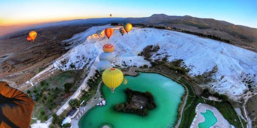 Pamukkale’de hedef yıllık 40 bin yamaç paraşütü uçuşu hedefi